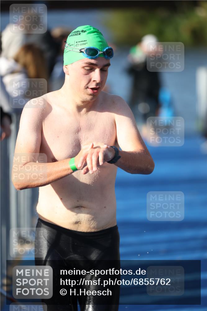 25.08.2024 - Elbe Triathlon Hamburg H.Heesch http://msf.ph/oto/6855762 25.08.2024 09:04:00 Schwimmen 206, 249, 251, 255, 271, 317 meine-sportfotos.de