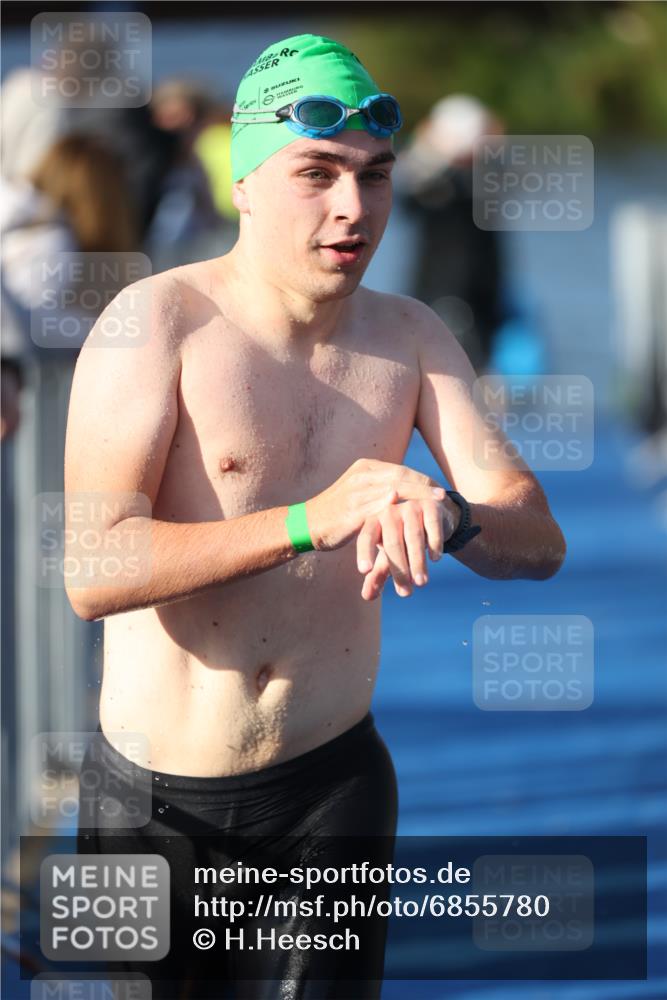 25.08.2024 - Elbe Triathlon Hamburg H.Heesch http://msf.ph/oto/6855780 25.08.2024 09:04:00 Schwimmen 206, 249, 251, 255, 271, 317 meine-sportfotos.de