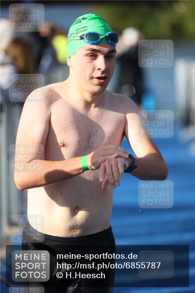 25.08.2024 - Elbe Triathlon Hamburg H.Heesch http://msf.ph/oto/6855787 25.08.2024 09:04:01 Schwimmen 206, 249, 251, 255, 271, 317 meine-sportfotos.de