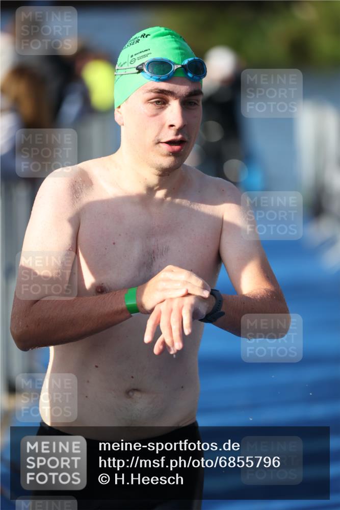25.08.2024 - Elbe Triathlon Hamburg H.Heesch http://msf.ph/oto/6855796 25.08.2024 09:04:01 Schwimmen 206, 249, 251, 255, 271, 317 meine-sportfotos.de