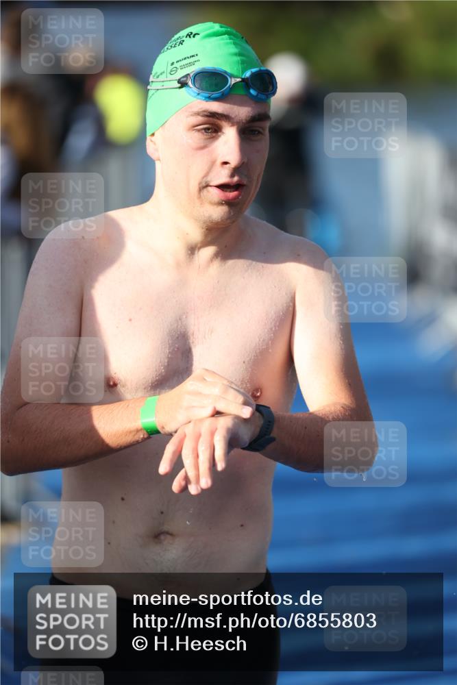 25.08.2024 - Elbe Triathlon Hamburg H.Heesch http://msf.ph/oto/6855803 25.08.2024 09:04:01 Schwimmen 206, 249, 251, 255, 271, 317 meine-sportfotos.de