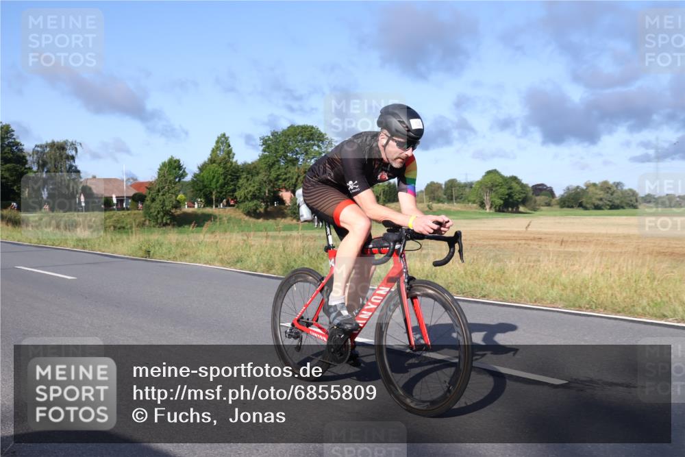 25.08.2024 - Elbe Triathlon Hamburg Fuchs,  Jonas http://msf.ph/oto/6855809 25.08.2024 09:19:07 Radfahren 53, 139, 176 meine-sportfotos.de