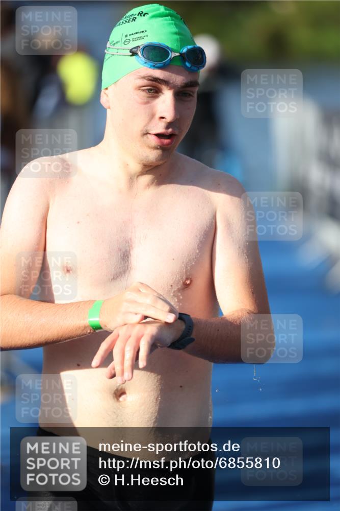 25.08.2024 - Elbe Triathlon Hamburg H.Heesch http://msf.ph/oto/6855810 25.08.2024 09:04:01 Schwimmen 206, 249, 251, 255, 271, 317 meine-sportfotos.de