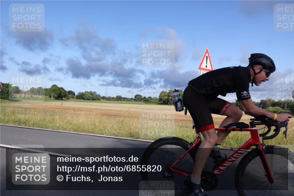 25.08.2024 - Elbe Triathlon Hamburg Fuchs,  Jonas http://msf.ph/oto/6855820 25.08.2024 09:19:07 Radfahren 53, 139, 176 meine-sportfotos.de