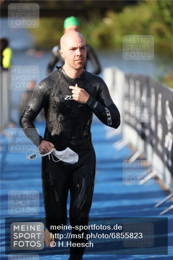 25.08.2024 - Elbe Triathlon Hamburg H.Heesch http://msf.ph/oto/6855823 25.08.2024 09:04:05 Schwimmen 206, 251, 255, 271, 317 meine-sportfotos.de