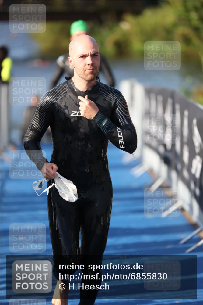 25.08.2024 - Elbe Triathlon Hamburg H.Heesch http://msf.ph/oto/6855830 25.08.2024 09:04:05 Schwimmen 206, 251, 255, 271, 317 meine-sportfotos.de