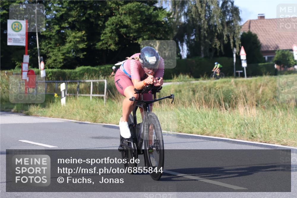 25.08.2024 - Elbe Triathlon Hamburg Fuchs,  Jonas http://msf.ph/oto/6855844 25.08.2024 09:19:11 Radfahren 53, 139, 176, 243 meine-sportfotos.de