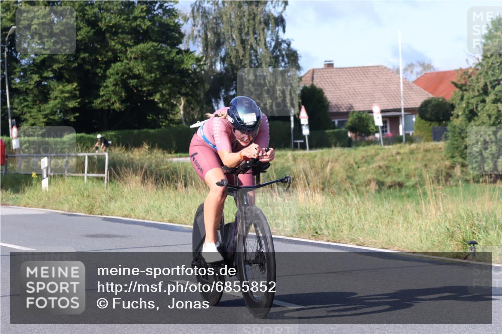 25.08.2024 - Elbe Triathlon Hamburg Fuchs,  Jonas http://msf.ph/oto/6855852 25.08.2024 09:19:11 Radfahren 53, 139, 176, 243 meine-sportfotos.de