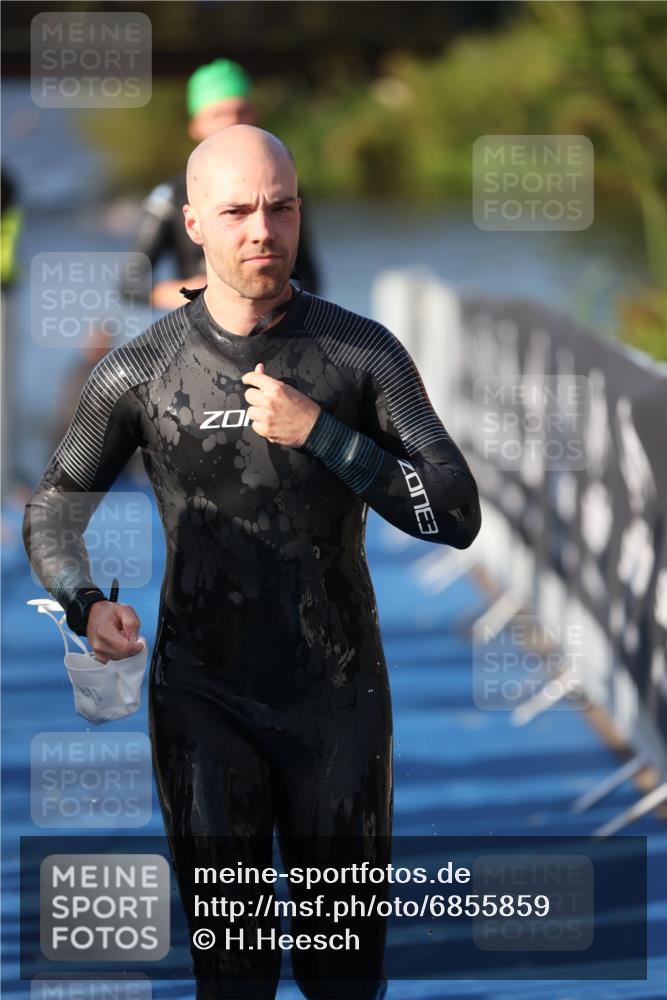 25.08.2024 - Elbe Triathlon Hamburg H.Heesch http://msf.ph/oto/6855859 25.08.2024 09:04:05 Schwimmen 206, 251, 255, 271, 317 meine-sportfotos.de