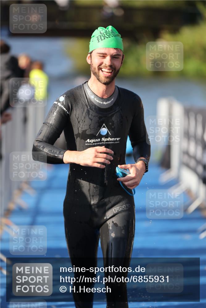 25.08.2024 - Elbe Triathlon Hamburg H.Heesch http://msf.ph/oto/6855931 25.08.2024 09:04:07 Schwimmen 206, 251, 255, 271, 317 meine-sportfotos.de