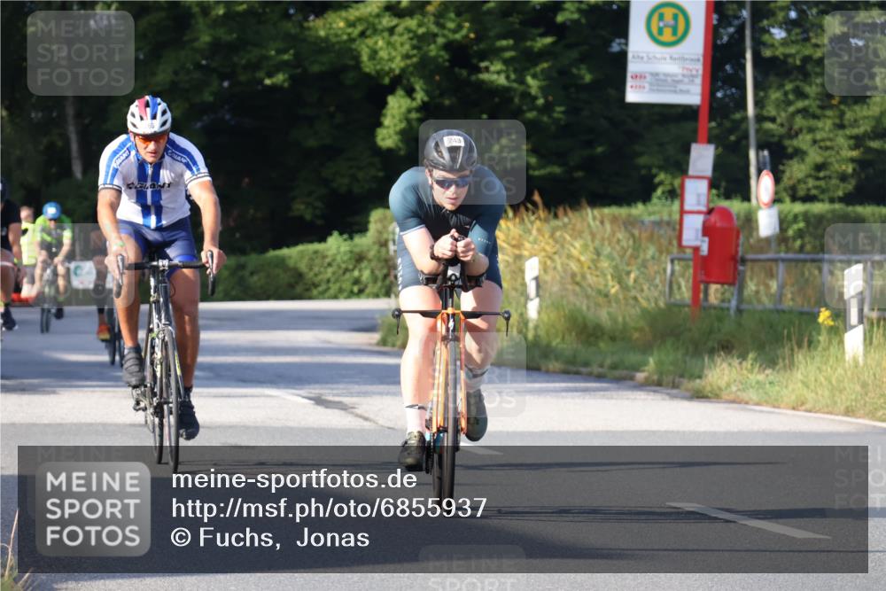 25.08.2024 - Elbe Triathlon Hamburg Fuchs,  Jonas http://msf.ph/oto/6855937 25.08.2024 09:19:16 Radfahren 139, 176, 243, 268, 396, 269, 319 meine-sportfotos.de