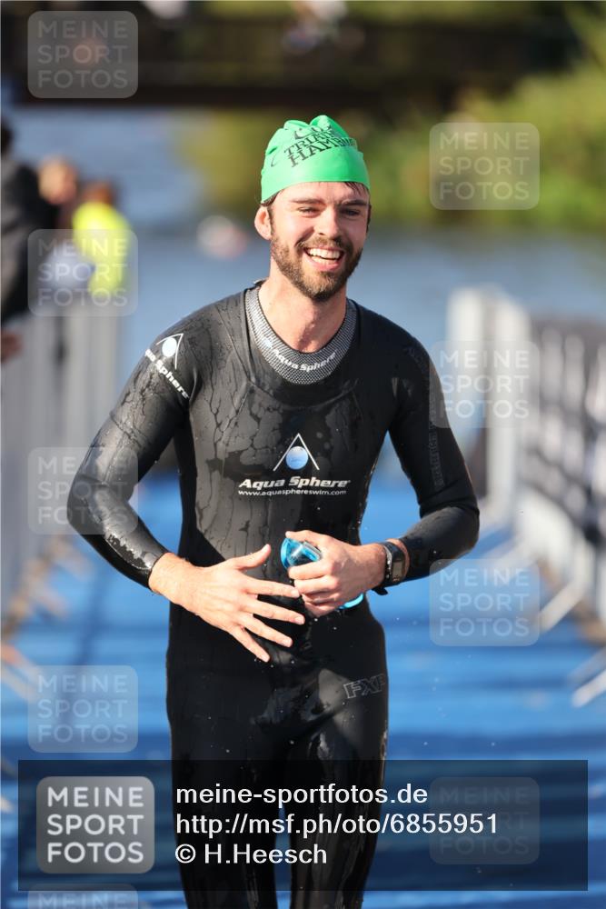25.08.2024 - Elbe Triathlon Hamburg H.Heesch http://msf.ph/oto/6855951 25.08.2024 09:04:07 Schwimmen 206, 251, 255, 271, 317 meine-sportfotos.de