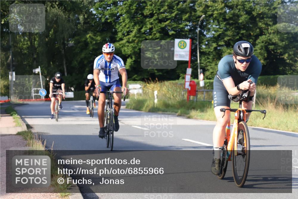 25.08.2024 - Elbe Triathlon Hamburg Fuchs,  Jonas http://msf.ph/oto/6855966 25.08.2024 09:19:17 Radfahren 176, 243, 268, 396, 269, 319 meine-sportfotos.de