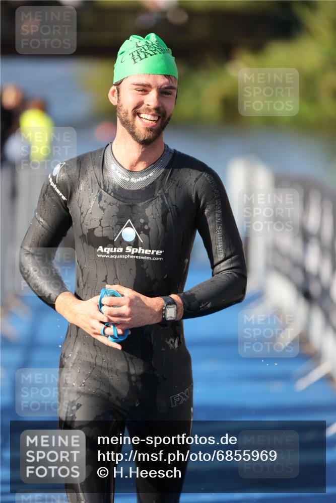25.08.2024 - Elbe Triathlon Hamburg H.Heesch http://msf.ph/oto/6855969 25.08.2024 09:04:07 Schwimmen 206, 251, 255, 271, 317 meine-sportfotos.de