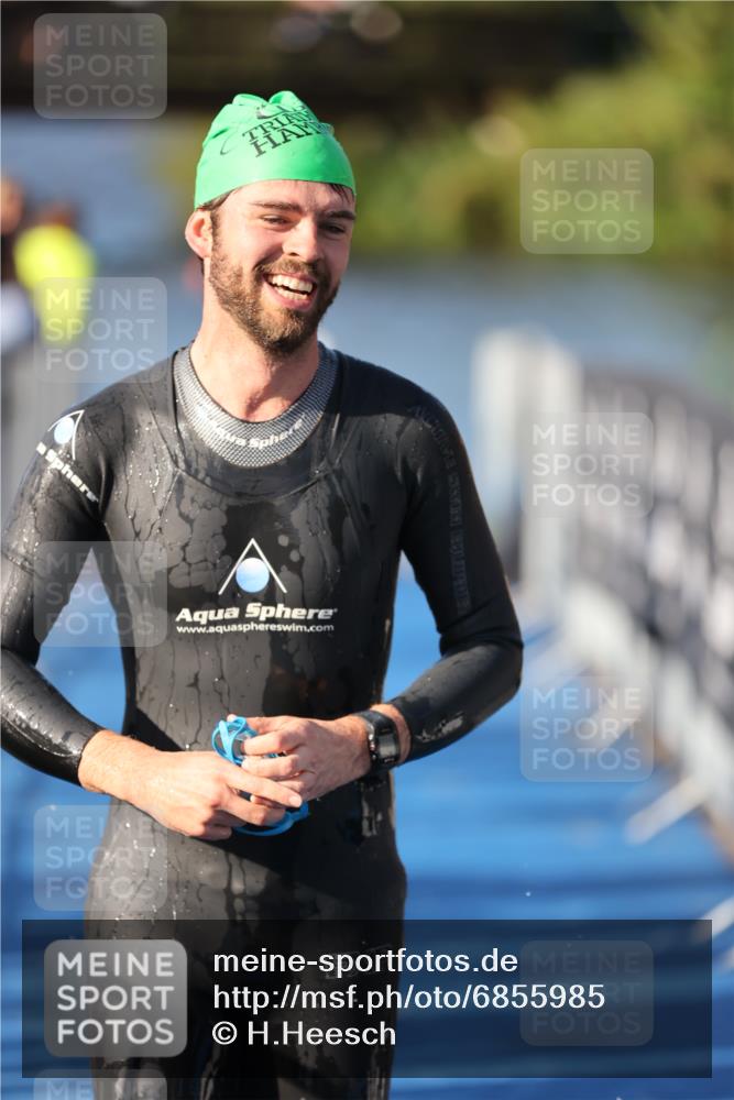 25.08.2024 - Elbe Triathlon Hamburg H.Heesch http://msf.ph/oto/6855985 25.08.2024 09:04:07 Schwimmen 206, 251, 255, 271, 317 meine-sportfotos.de
