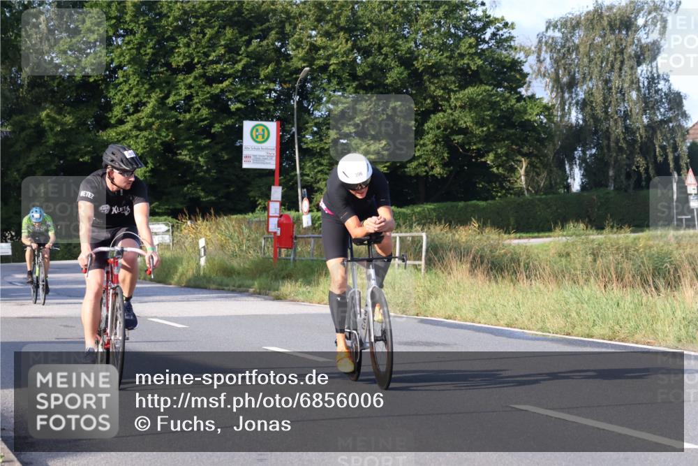 25.08.2024 - Elbe Triathlon Hamburg Fuchs,  Jonas http://msf.ph/oto/6856006 25.08.2024 09:19:19 Radfahren 243, 268, 396, 269, 319 meine-sportfotos.de