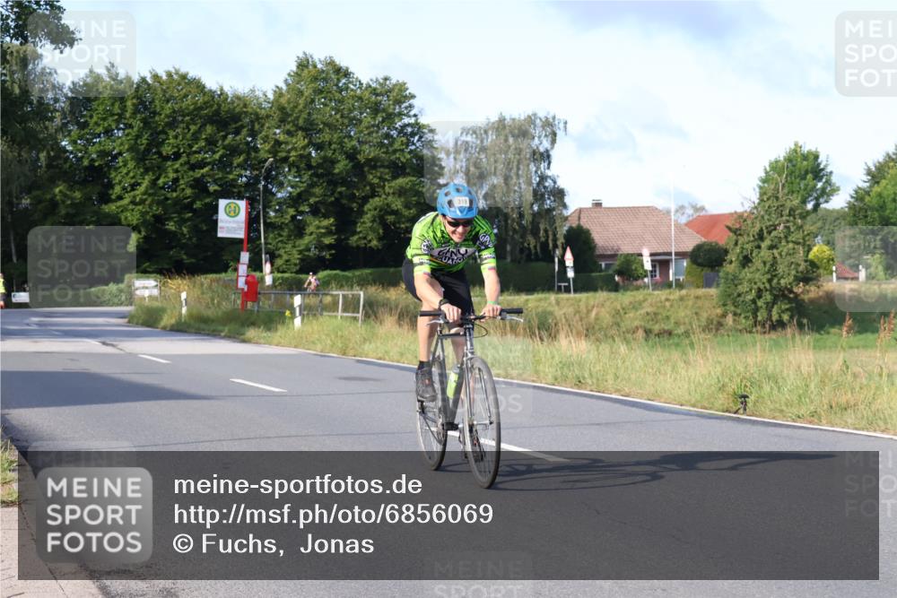 25.08.2024 - Elbe Triathlon Hamburg Fuchs,  Jonas http://msf.ph/oto/6856069 25.08.2024 09:19:22 Radfahren 243, 268, 396, 269, 319, 40 meine-sportfotos.de
