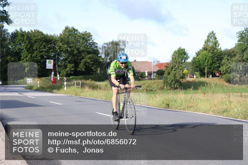 25.08.2024 - Elbe Triathlon Hamburg Fuchs,  Jonas http://msf.ph/oto/6856072 25.08.2024 09:19:22 Radfahren 243, 268, 396, 269, 319, 40 meine-sportfotos.de