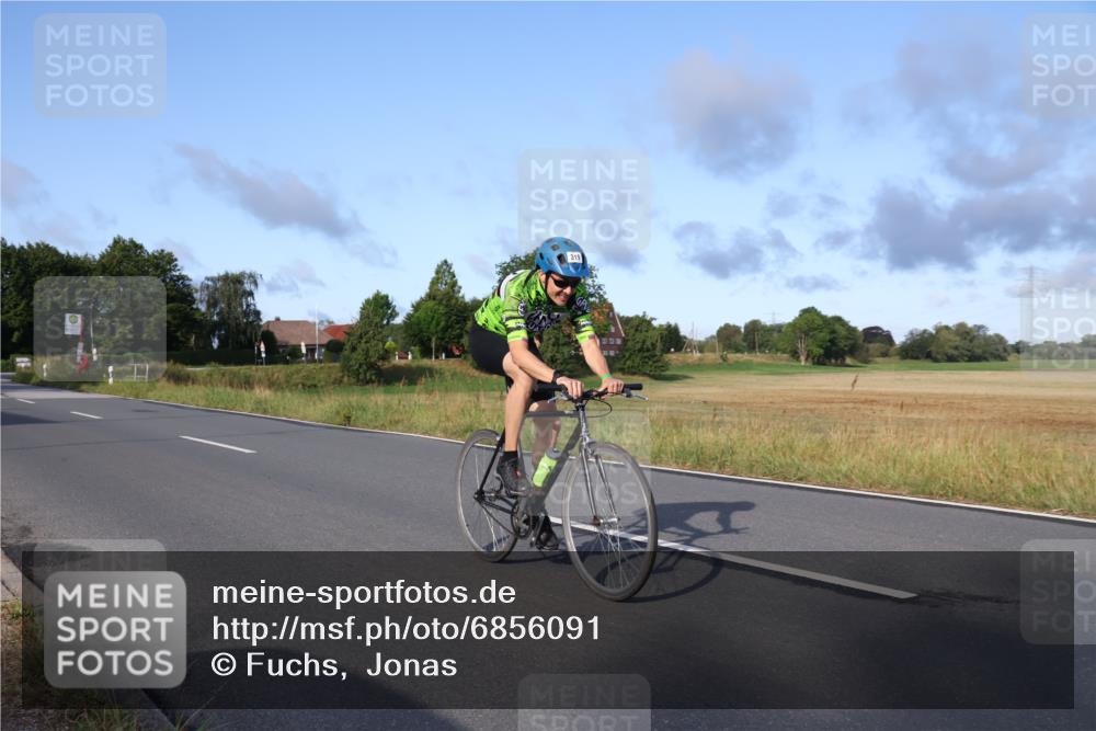 25.08.2024 - Elbe Triathlon Hamburg Fuchs,  Jonas http://msf.ph/oto/6856091 25.08.2024 09:19:23 Radfahren 268, 396, 269, 319, 40 meine-sportfotos.de