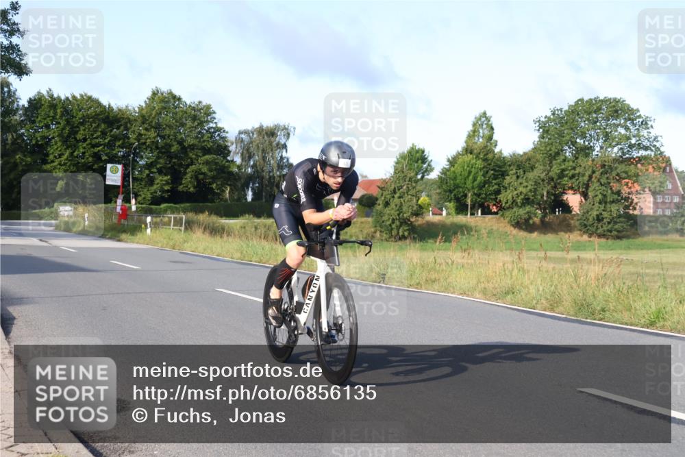25.08.2024 - Elbe Triathlon Hamburg Fuchs,  Jonas http://msf.ph/oto/6856135 25.08.2024 09:19:27 Radfahren 319, 40 meine-sportfotos.de