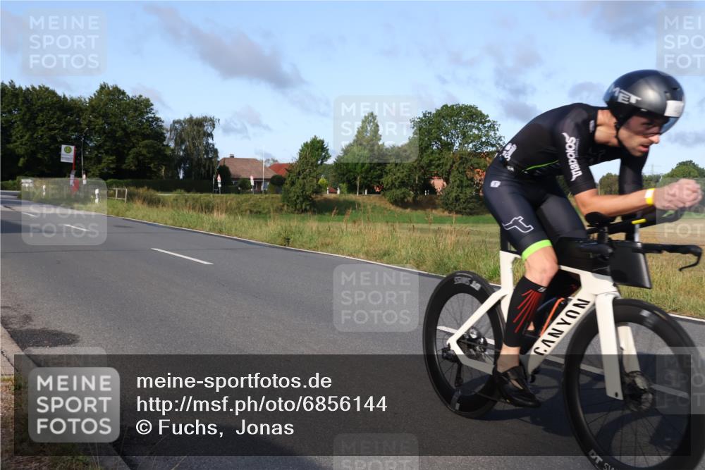 25.08.2024 - Elbe Triathlon Hamburg Fuchs,  Jonas http://msf.ph/oto/6856144 25.08.2024 09:19:27 Radfahren 319, 40 meine-sportfotos.de