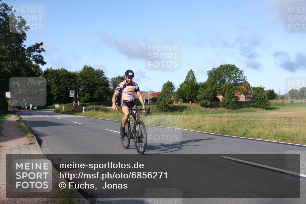 25.08.2024 - Elbe Triathlon Hamburg Fuchs,  Jonas http://msf.ph/oto/6856271 25.08.2024 09:19:33 Radfahren  meine-sportfotos.de