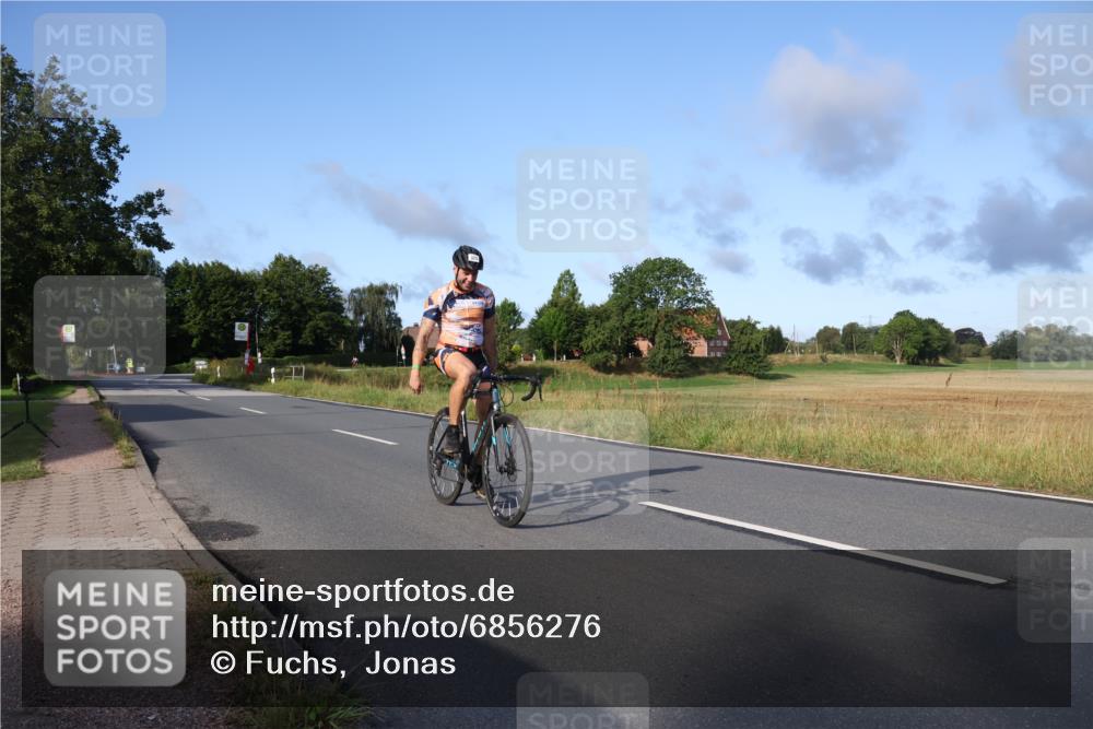 25.08.2024 - Elbe Triathlon Hamburg Fuchs,  Jonas http://msf.ph/oto/6856276 25.08.2024 09:19:33 Radfahren  meine-sportfotos.de