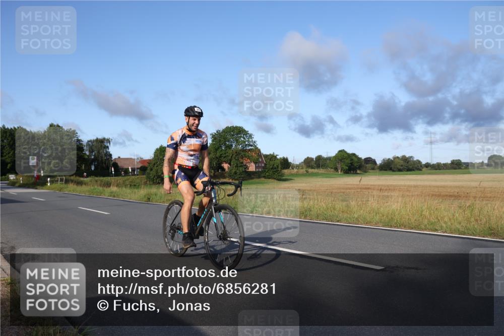 25.08.2024 - Elbe Triathlon Hamburg Fuchs,  Jonas http://msf.ph/oto/6856281 25.08.2024 09:19:34 Radfahren  meine-sportfotos.de