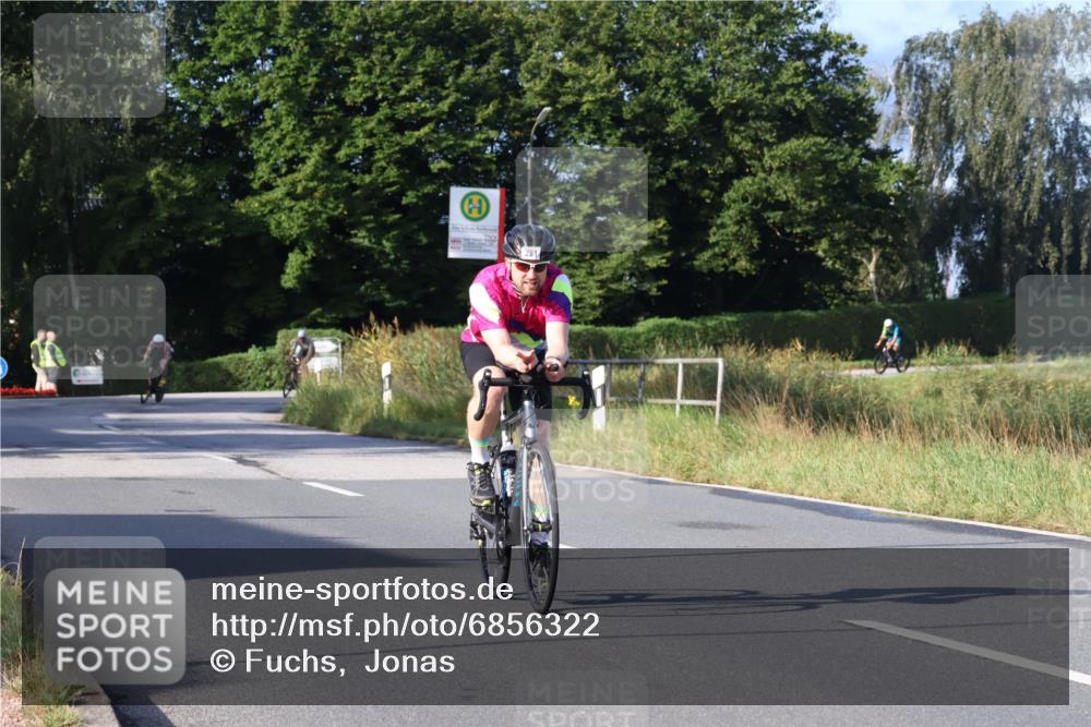 25.08.2024 - Elbe Triathlon Hamburg Fuchs,  Jonas http://msf.ph/oto/6856322 25.08.2024 09:19:46 Radfahren 199, 281, 99, 38 meine-sportfotos.de