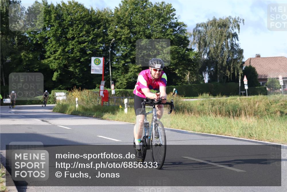 25.08.2024 - Elbe Triathlon Hamburg Fuchs,  Jonas http://msf.ph/oto/6856333 25.08.2024 09:19:47 Radfahren 199, 281, 99, 38 meine-sportfotos.de