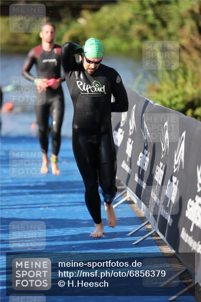 25.08.2024 - Elbe Triathlon Hamburg H.Heesch http://msf.ph/oto/6856379 25.08.2024 09:04:47 Schwimmen 223, 265 meine-sportfotos.de