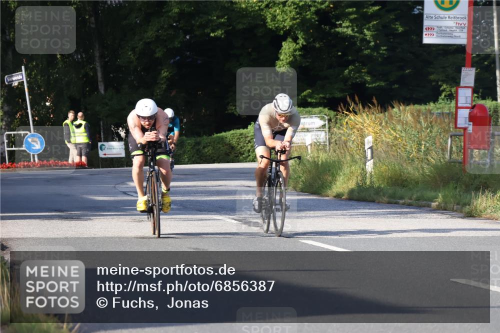 25.08.2024 - Elbe Triathlon Hamburg Fuchs,  Jonas http://msf.ph/oto/6856387 25.08.2024 09:19:51 Radfahren 281, 99, 38, 48 meine-sportfotos.de