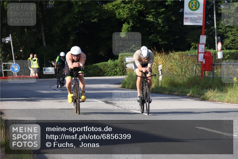25.08.2024 - Elbe Triathlon Hamburg Fuchs,  Jonas http://msf.ph/oto/6856399 25.08.2024 09:19:51 Radfahren 281, 99, 38, 48 meine-sportfotos.de