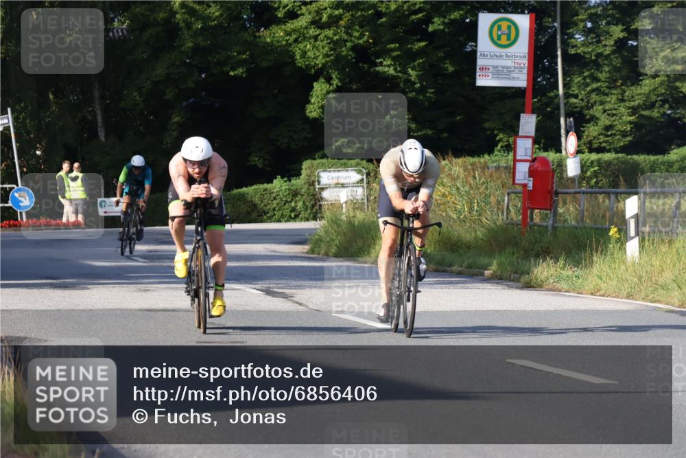 25.08.2024 - Elbe Triathlon Hamburg Fuchs,  Jonas http://msf.ph/oto/6856406 25.08.2024 09:19:51 Radfahren 281, 99, 38, 48 meine-sportfotos.de