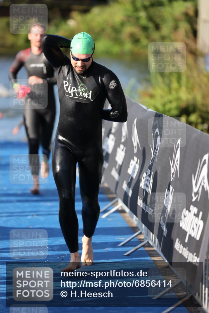 25.08.2024 - Elbe Triathlon Hamburg H.Heesch http://msf.ph/oto/6856414 25.08.2024 09:04:47 Schwimmen 223, 265 meine-sportfotos.de