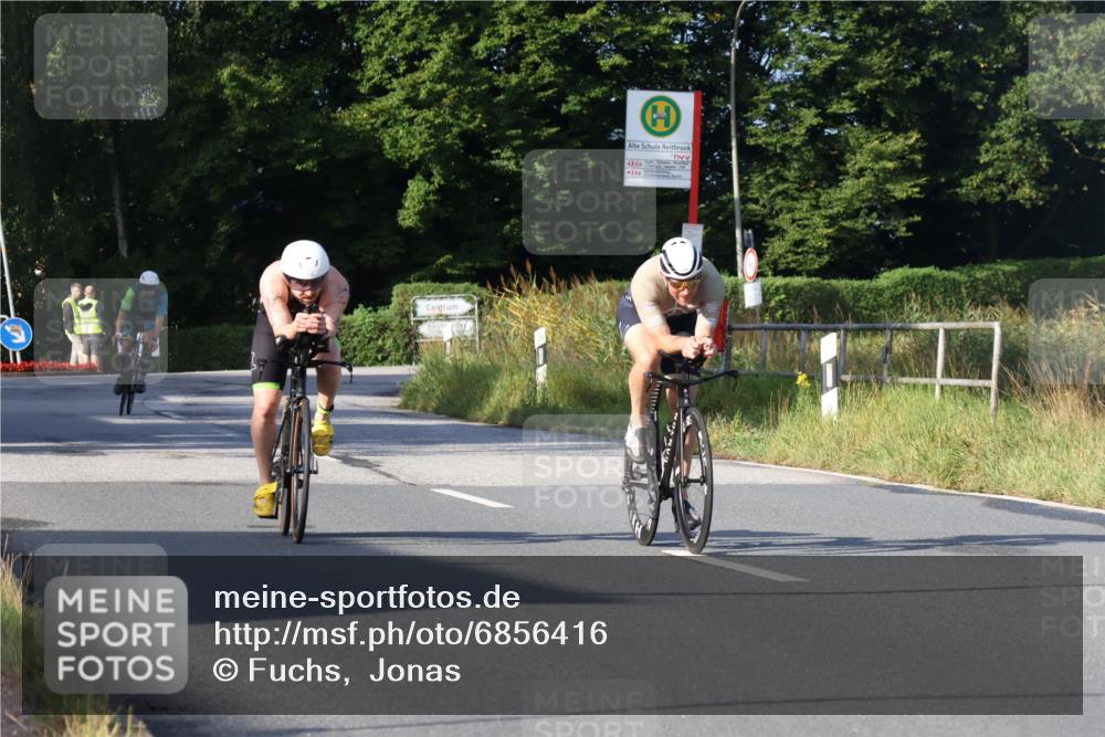 25.08.2024 - Elbe Triathlon Hamburg Fuchs,  Jonas http://msf.ph/oto/6856416 25.08.2024 09:19:51 Radfahren 281, 99, 38, 48 meine-sportfotos.de