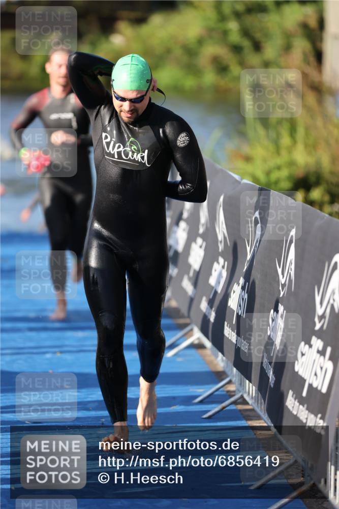 25.08.2024 - Elbe Triathlon Hamburg H.Heesch http://msf.ph/oto/6856419 25.08.2024 09:04:47 Schwimmen 223, 265 meine-sportfotos.de
