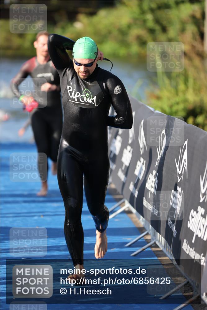 25.08.2024 - Elbe Triathlon Hamburg H.Heesch http://msf.ph/oto/6856425 25.08.2024 09:04:47 Schwimmen 223, 265 meine-sportfotos.de