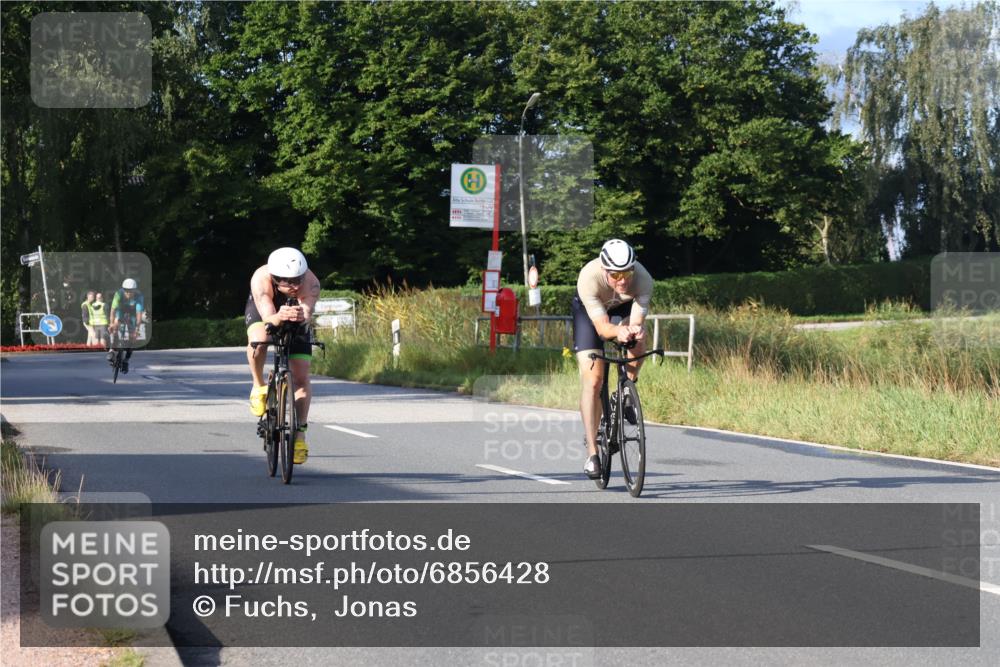 25.08.2024 - Elbe Triathlon Hamburg Fuchs,  Jonas http://msf.ph/oto/6856428 25.08.2024 09:19:52 Radfahren 281, 99, 38, 48 meine-sportfotos.de