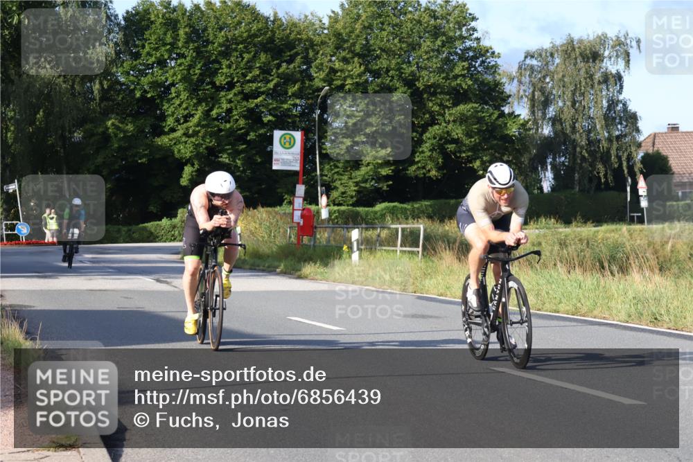 25.08.2024 - Elbe Triathlon Hamburg Fuchs,  Jonas http://msf.ph/oto/6856439 25.08.2024 09:19:52 Radfahren 281, 99, 38, 48 meine-sportfotos.de