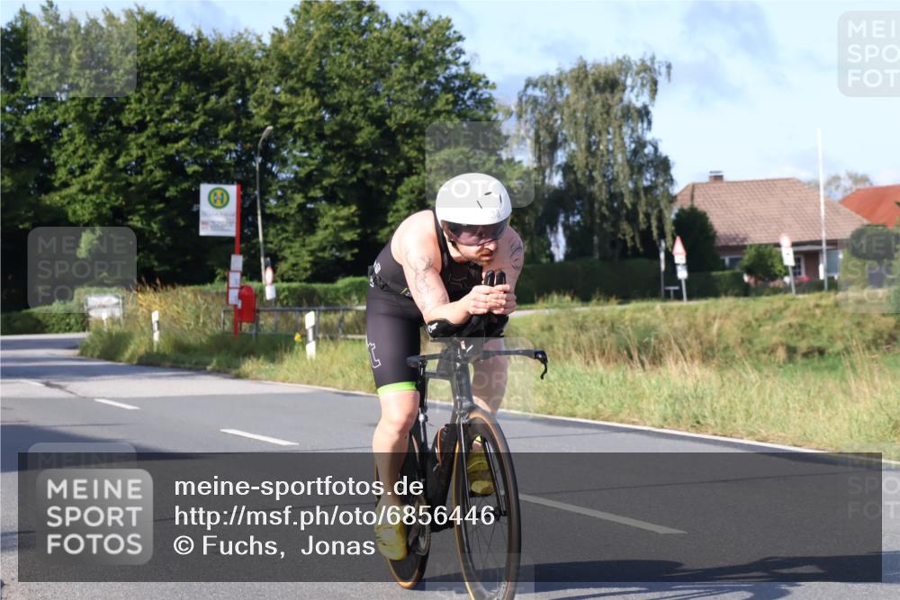 25.08.2024 - Elbe Triathlon Hamburg Fuchs,  Jonas http://msf.ph/oto/6856446 25.08.2024 09:19:53 Radfahren 281, 99, 38, 48 meine-sportfotos.de