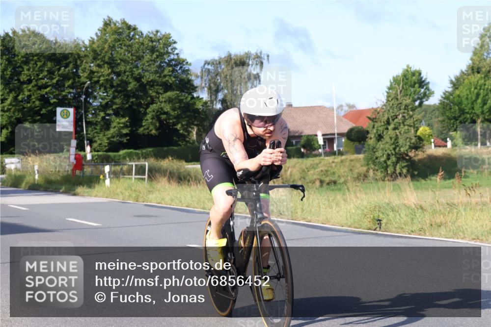 25.08.2024 - Elbe Triathlon Hamburg Fuchs,  Jonas http://msf.ph/oto/6856452 25.08.2024 09:19:53 Radfahren 281, 99, 38, 48 meine-sportfotos.de