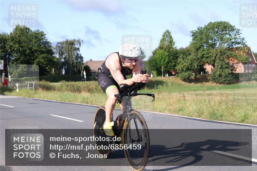 25.08.2024 - Elbe Triathlon Hamburg Fuchs,  Jonas http://msf.ph/oto/6856459 25.08.2024 09:19:53 Radfahren 281, 99, 38, 48 meine-sportfotos.de