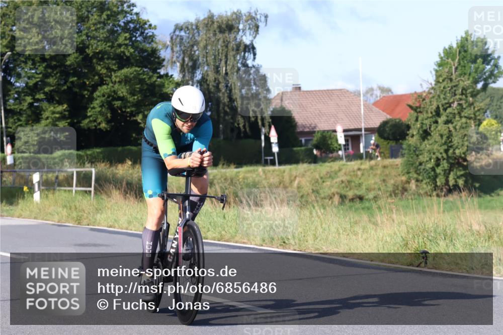 25.08.2024 - Elbe Triathlon Hamburg Fuchs,  Jonas http://msf.ph/oto/6856486 25.08.2024 09:19:55 Radfahren 99, 38, 48 meine-sportfotos.de