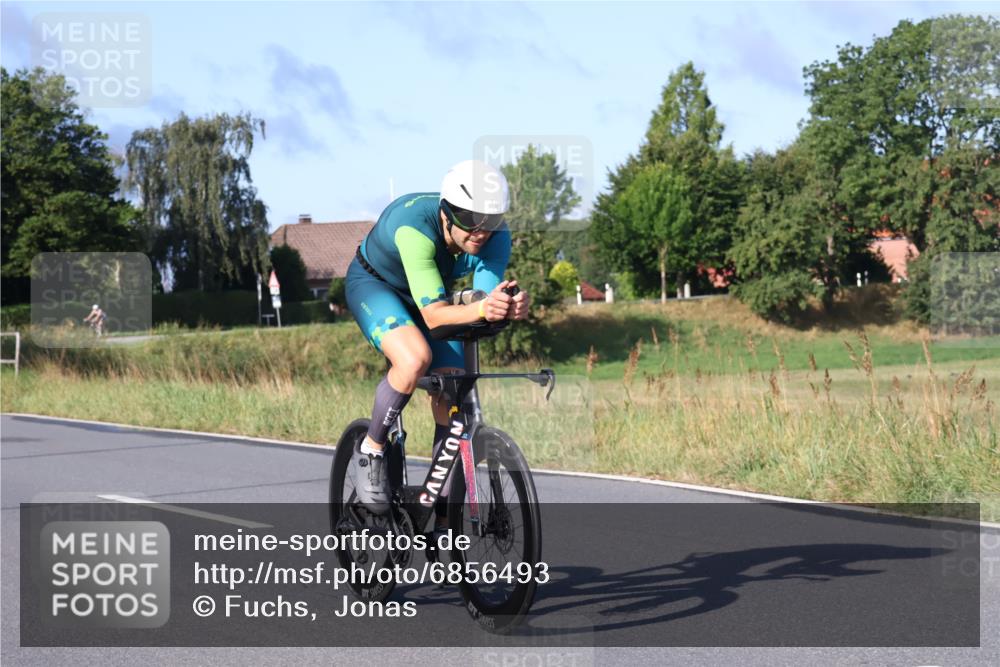25.08.2024 - Elbe Triathlon Hamburg Fuchs,  Jonas http://msf.ph/oto/6856493 25.08.2024 09:19:56 Radfahren 99, 38, 48 meine-sportfotos.de