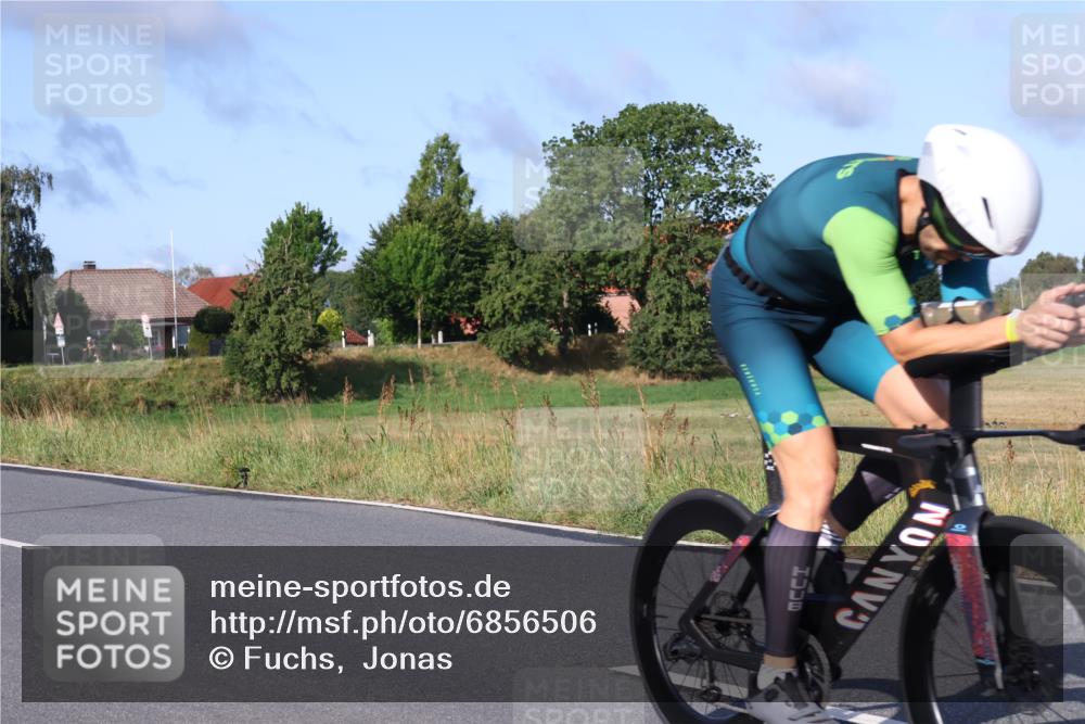 25.08.2024 - Elbe Triathlon Hamburg Fuchs,  Jonas http://msf.ph/oto/6856506 25.08.2024 09:19:56 Radfahren 99, 38, 48 meine-sportfotos.de