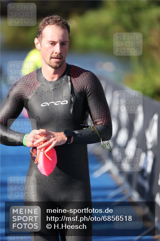 25.08.2024 - Elbe Triathlon Hamburg H.Heesch http://msf.ph/oto/6856518 25.08.2024 09:04:51 Schwimmen 223, 265 meine-sportfotos.de