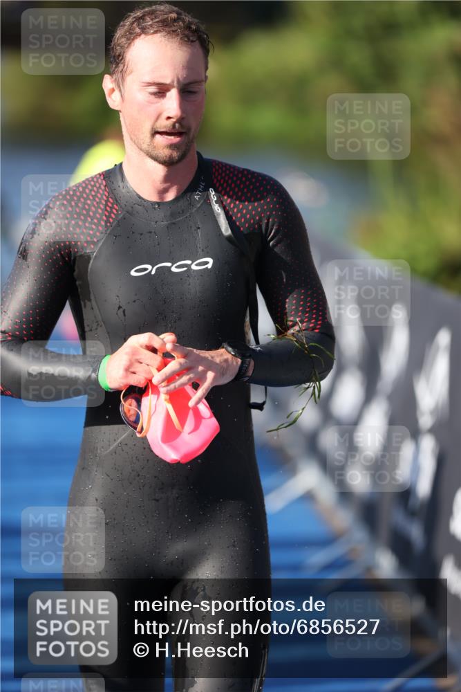 25.08.2024 - Elbe Triathlon Hamburg H.Heesch http://msf.ph/oto/6856527 25.08.2024 09:04:51 Schwimmen 223, 265 meine-sportfotos.de