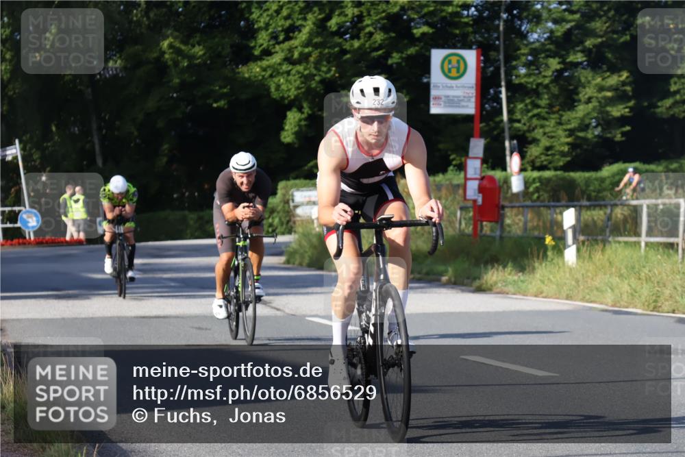 25.08.2024 - Elbe Triathlon Hamburg Fuchs,  Jonas http://msf.ph/oto/6856529 25.08.2024 09:20:05 Radfahren 232, 172, 336 meine-sportfotos.de