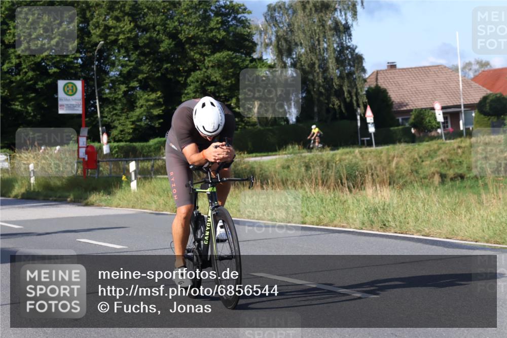 25.08.2024 - Elbe Triathlon Hamburg Fuchs,  Jonas http://msf.ph/oto/6856544 25.08.2024 09:20:07 Radfahren 232, 172, 336 meine-sportfotos.de